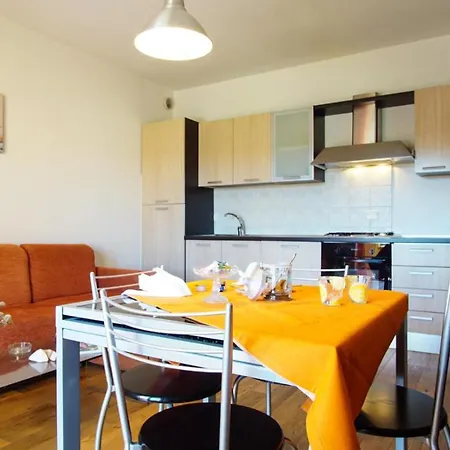 Apartment Il Borgo Dei Mirti